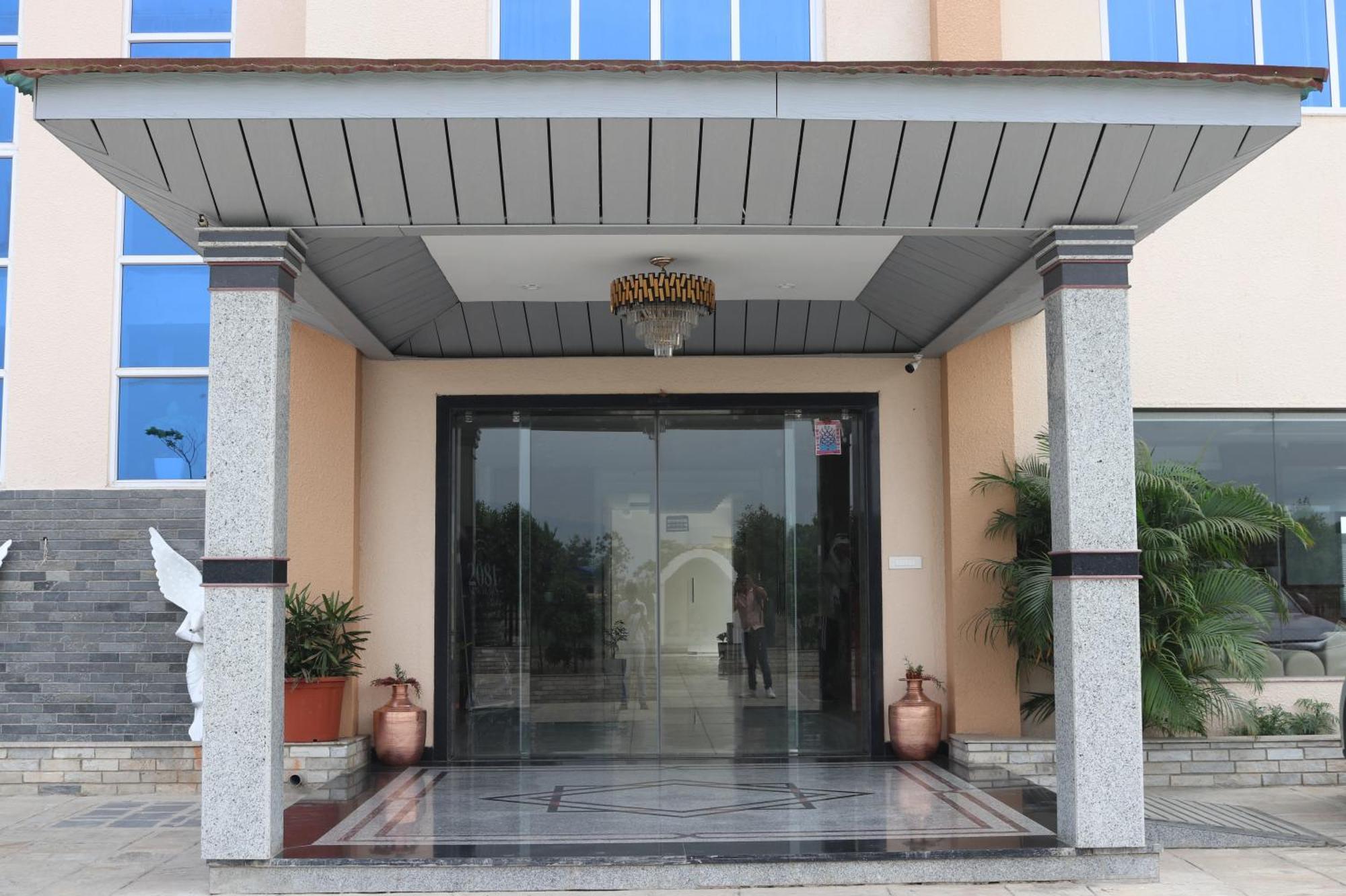 Galaxy Garden Resort Bharatpur  Esterno foto