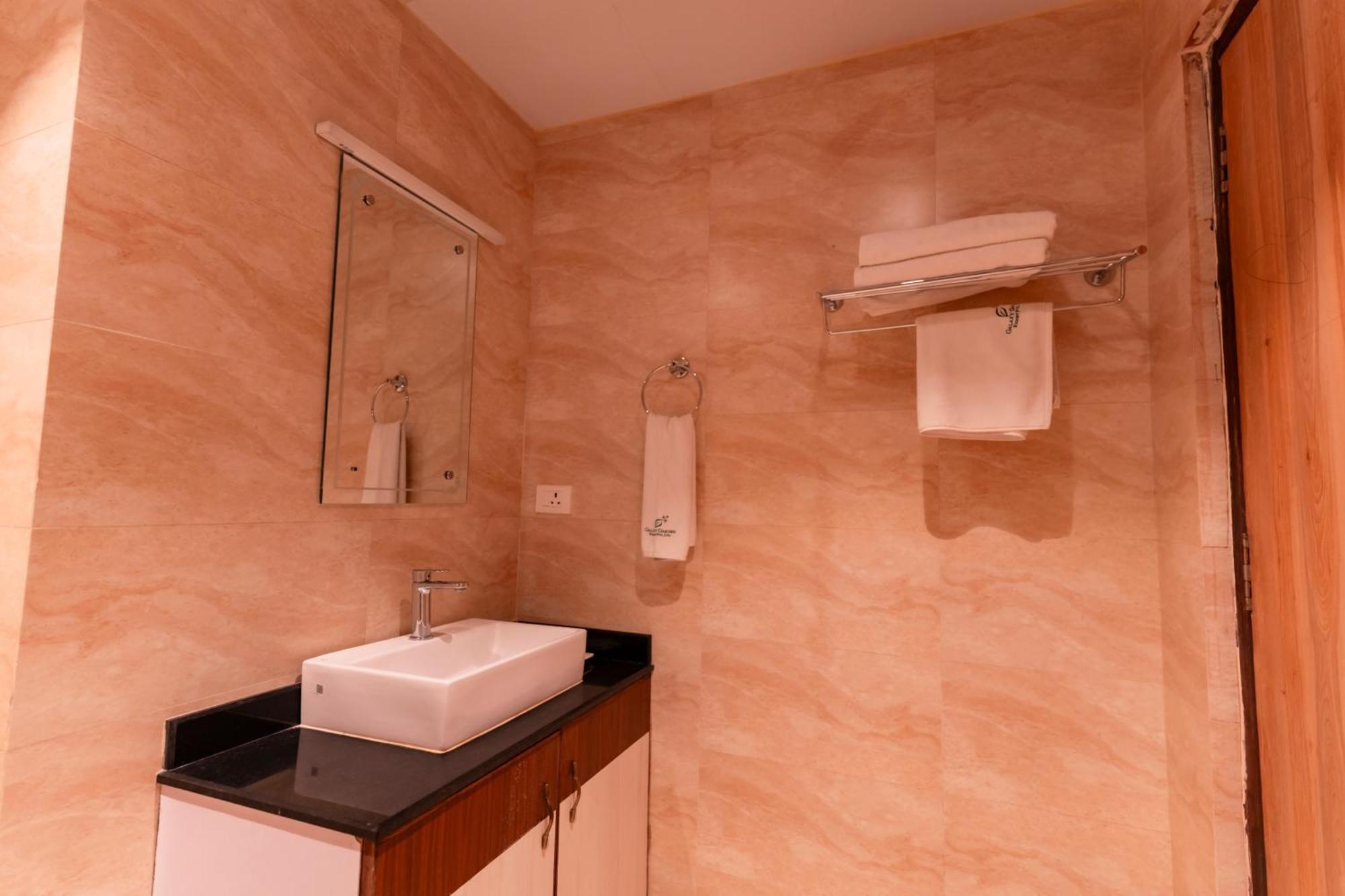 Galaxy Garden Resort Bharatpur  Esterno foto
